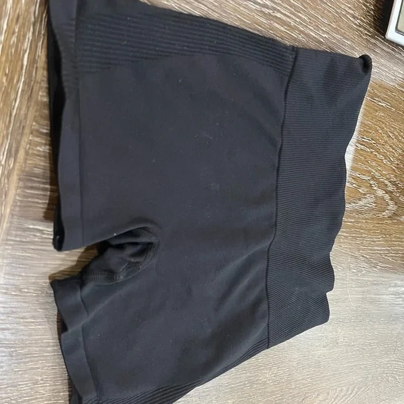 Victoria’s Secret Pink Seamless Shorts XS - Picture 5 of 6